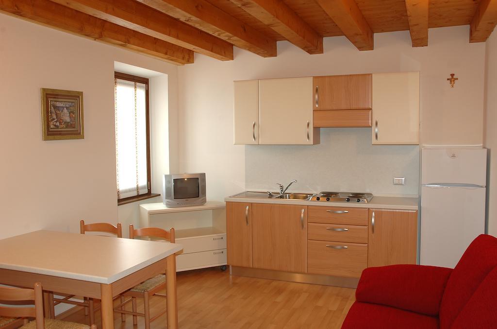 Agriturismo Al Tralcio Valeggio sul Mincio Δωμάτιο φωτογραφία