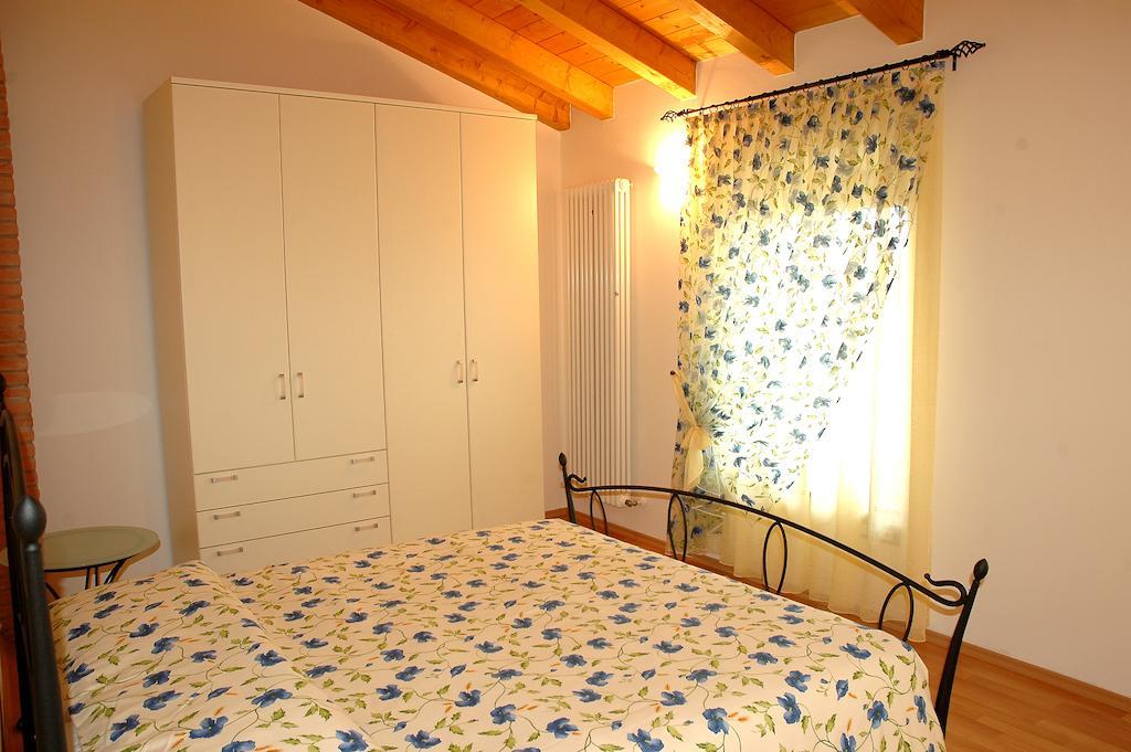 Agriturismo Al Tralcio Valeggio sul Mincio Δωμάτιο φωτογραφία