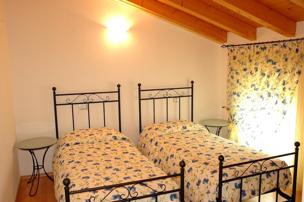 Agriturismo Al Tralcio Valeggio sul Mincio Δωμάτιο φωτογραφία